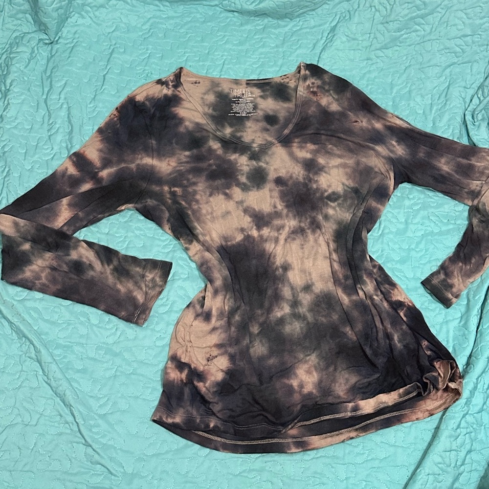 Long sleeve tee